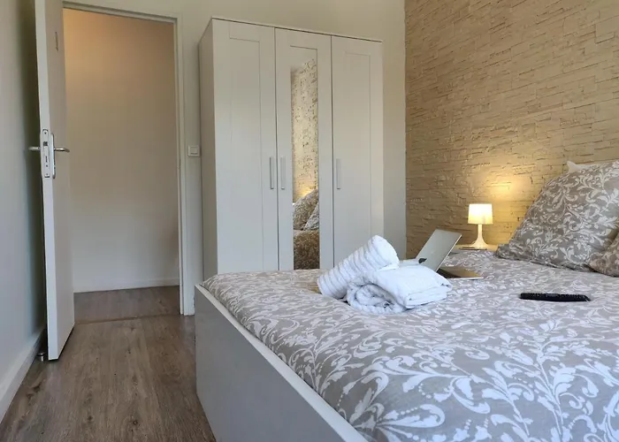 Appartement Old Appart'homecity - Grand Prieure - 1 A 3