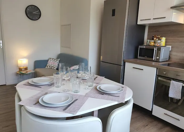 Old Appart'homecity - Grand Prieure - 1 A 3 *